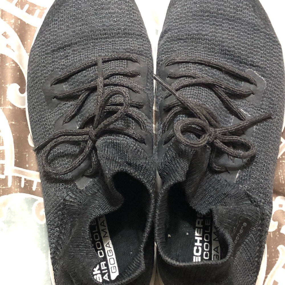 Sketchers shoes